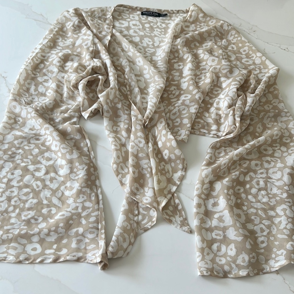 NASTY GAL SNAKE PRINT BLOUSE size 8
